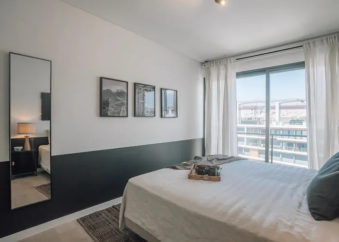 Ade - 2 Bedrooms And Parking In Alcantara Apartament *
