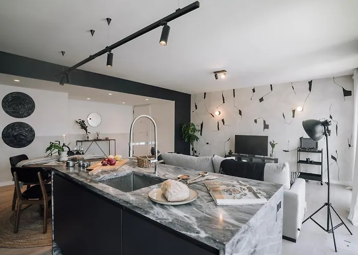 Ade - 2 Bedrooms And Parking In Alcantara Lizbona